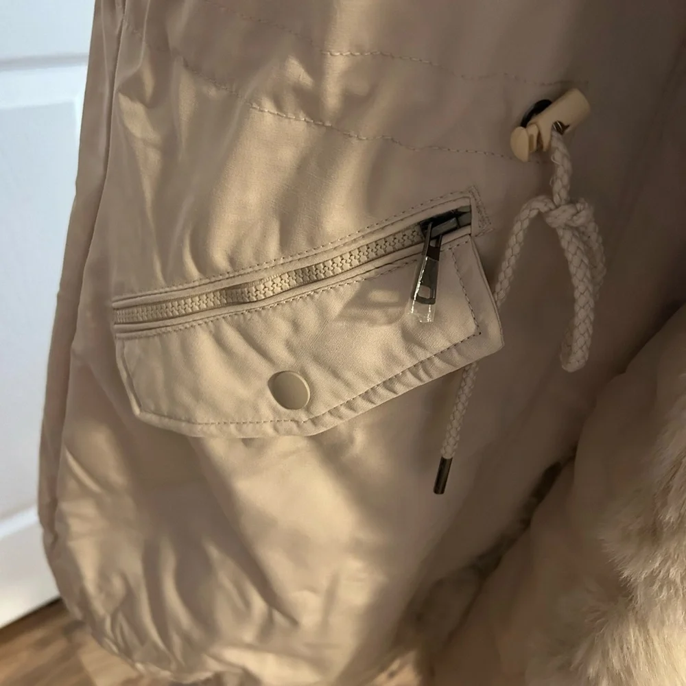 Elegant Tan Teddy Jacket with Fur Trim